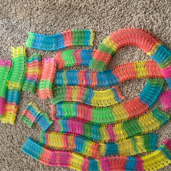 QVC Twister Tracks Glow-in-the-Dark Track Set Car Track Set ExtentionTrack - Picture 6 of 14